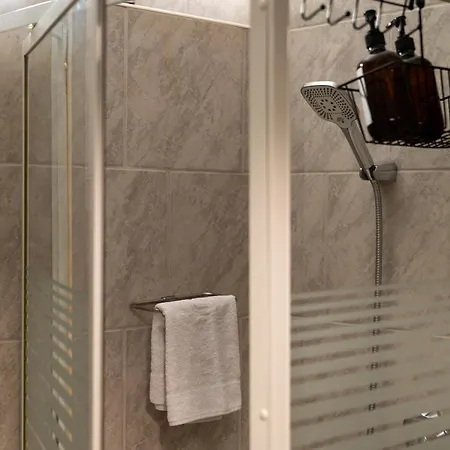 Easy By Interior - Bahnhof, Zentral, Modern, Parkplatz Extra Apartament Kassel