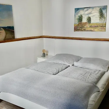 Easy By Interior - Bahnhof, Zentral, Modern, Parkplatz Extra Apartmán *